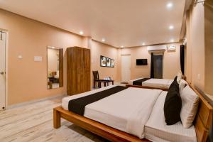 TV a/nebo společenská místnost v ubytování Super Collection O Puri Seaview Formerly Hotel Aavaas