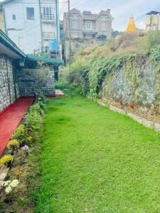 Vườn quanh Lady Maccllum's Bungalow Stone Nuwareliya Sri Lanka