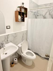 Et badeværelse på Casa en San Miguel + 10 billeder