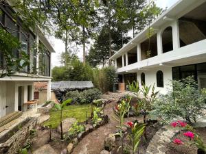 Imagen de la galería de The Hidden Garden Apartments, en San Marcos La Laguna