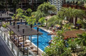 Kolam renang di atau di dekat Four Seasons Hotel Jakarta
