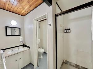 Et badeværelse på Mountain View Motel + 75 billeder