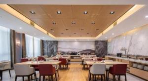 Un restaurante u otro lugar para comer en Jinjiang Inn Select Heze Wanxiang Plaza Guiling Road