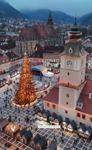 Udsigt til Rîşnov eller udsigt til byen taget fra lejligheden