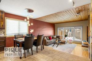 Et opholdsområde på Urban Oasis - with 16ft Swim Spa - Heated Hot Tub & Pool