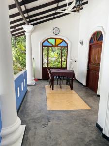 Stolní tenis v ubytování Tiny Royal Palace nebo okolí