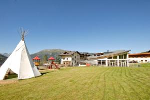 Gallery image of Sonneck Ferienhaus & Gruppenhaus 1450m am Hochzeiger im Pitztal in Jerzens
