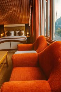 Khu vực ghế ngồi tại Hotel Out Town Manali # Near Mall Road # Parking # Lift # Open Terrace # Cafe