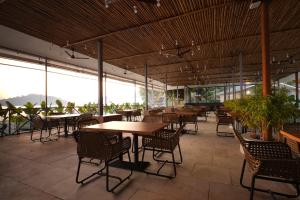 En restaurant eller et andet spisested på Trishvam Palolem Beach Resort + 20 billeder