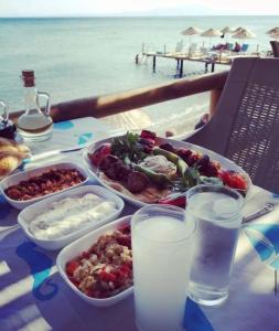 Φαγητό σε αυτό το δωμάτιο σε οικογενειακή κατοικία ή κάπου εκεί κοντά