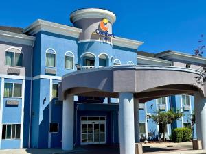 Tòa nhà nơi quán trọ tọa lạc