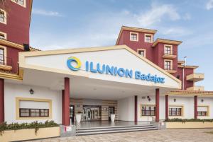 Fachada o entrada de Ilunion Golf Badajoz