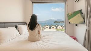 Μια τηλεόραση ή/και κέντρο ψυχαγωγίας στο Goseong Bluebeach Pension&Glamping