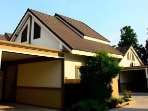 Tòa nhà nơi resort tọa lạc