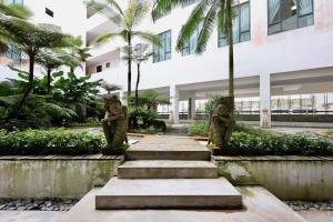 Vườn quanh Beullu - Rex Apartment Kuching 6Pax