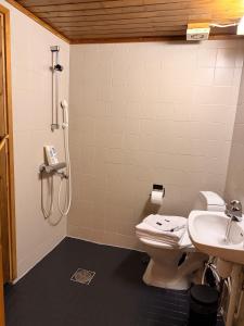 Et badeværelse på Napakettu Holiday Village