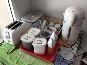 トラートにあるIyara Residenceのカウンター(ミキサーなど台所用品付) +29枚の写真