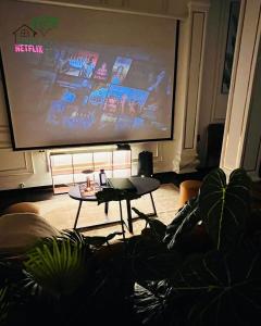 Et tv og/eller underholdning på Phố Cổ Homestay Hai Phong