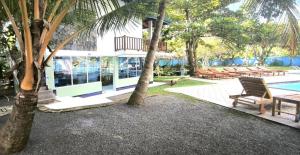 Swimmingpoolen hos eller tæt på Papaya Hikkaduwa + 19 billeder