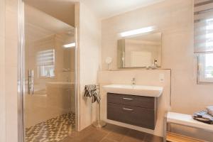 Et badeværelse på Haus Meeresrauschen + 41 billeder