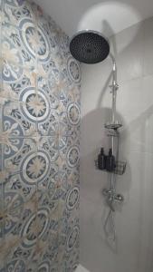 Et badeværelse på Vittoria - charming 500-year-old house nestled within the fortified walls of Birgu