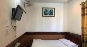 Телевизор и/или развлекательный центр в Hong Dao Hotel.