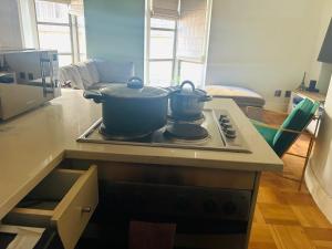 Køkken eller tekøkken på 312 Mutual Heights Building + 13 billeder