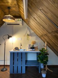 Nhà bếp/bếp nhỏ tại Looking homestay