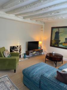 Μια τηλεόραση ή/και κέντρο ψυχαγωγίας στο Blythe Cottage