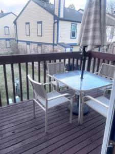 Balkón nebo terasa v ubytování Cozy Room with Private Entrance and Patio near Denver