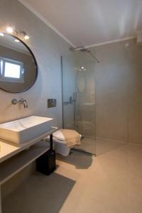 Phòng tắm tại Hotel Elina