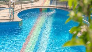 Bazén v ubytování goseong theprism pension nebo v jeho okolí