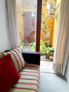 Khu vực ghế ngồi tại Tusker Home stay