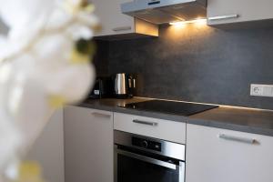 Nhà bếp/bếp nhỏ tại Raiffeisenstraat Eindhoven