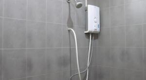 Ban Non ChanにあるThe Palm Villageのシャワーヘッド付きの浴室のシャワー +155枚の写真