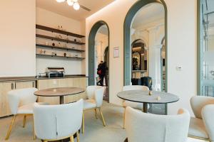 Køkken eller tekøkken på FortyPlusOne Hotel Vienna