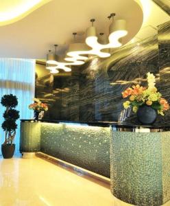 El lobby o recepción de d'primahotel Mega Kuningan 159 fotos más