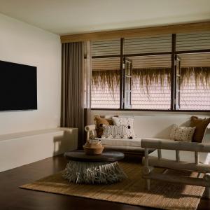 Et tv og/eller underholdning på Mola-Mola Beachfront Villa by Yudee Assets