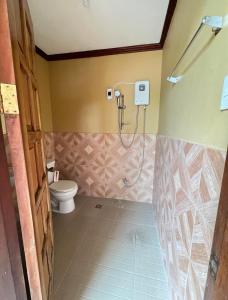 Ένα μπάνιο στο Sequor Palm Villa - Main Building +14 φωτογραφίες