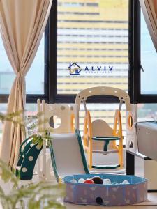 Χώρος καθιστικού στο NEW! The Apple Residence I 2-3BR I Game I 5min Jonker - Managed by Alviv Homestay