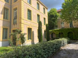 En have udenfor Mont Ventoux-Chateau Gipieres app nr 9