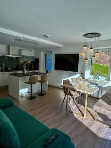 Kuchyň nebo kuchyňský kout v ubytování MOUNTAIN HOME apartment