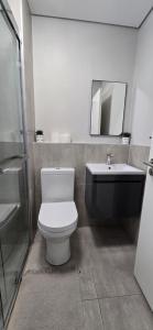 Ένα μπάνιο στο Ebbies Place