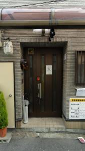 Facaden eller indgangen til YES YES Grand Suite- 4 min Walk to subway-Spacious 2BR for 6-7 Guest