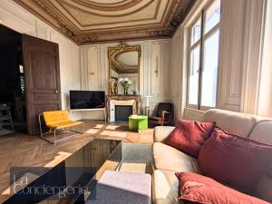 Et tv og/eller underholdning på L'Auberge Maillochon- 6 personnes- 3 chambres- Poitiers Gare