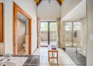 Ένα μπάνιο στο Bush Lodge Zebula 82 - 2 x 2B Chalets +75 φωτογραφίες