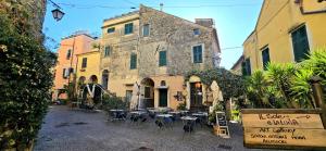 Tòa nhà nơi căn hộ tọa lạc