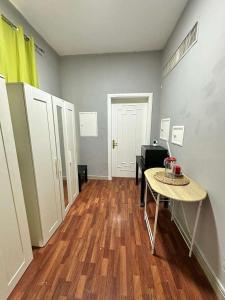 Billede fra billedgalleriet på Villa 24 Terrace Master Room Abu Dhabi 2nd floor i Abu Dhabi