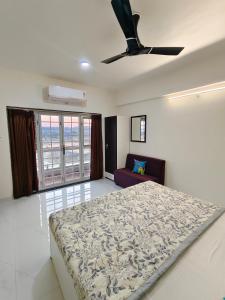 Postel nebo postele na pokoji v ubytování Friendz Villa - 3BHK with Private Pool and Wi-Fi + 14 fotografií