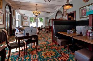 Gallery image of Sandford House Hotel Wetherspoon in Huntingdon